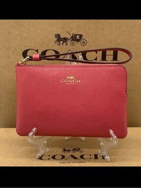 COACH Berry Coral Corner Zip Wristlet NWT Leather Clutch with Strap
